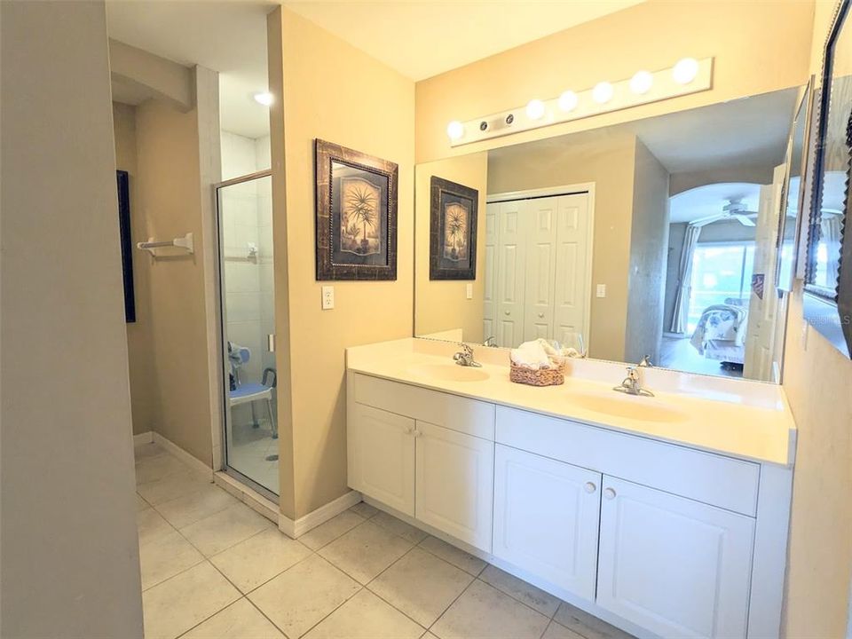 Activo con contrato: $365,000 (3 camas, 2 baños, 1655 Pies cuadrados)
