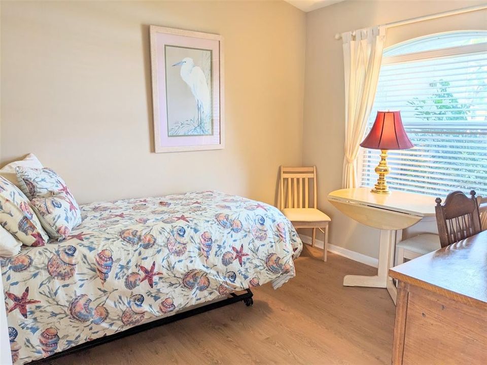 Activo con contrato: $365,000 (3 camas, 2 baños, 1655 Pies cuadrados)
