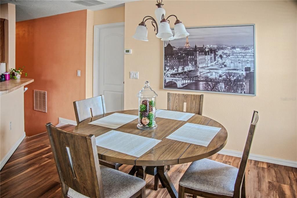 En Venta: $229,500 (2 camas, 2 baños, 1268 Pies cuadrados)