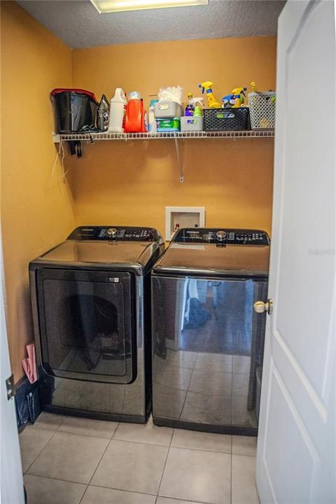 En Venta: $229,500 (2 camas, 2 baños, 1268 Pies cuadrados)