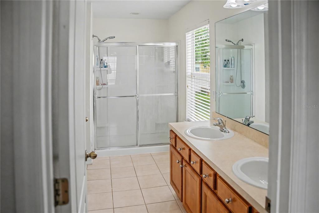 En Venta: $229,500 (2 camas, 2 baños, 1268 Pies cuadrados)