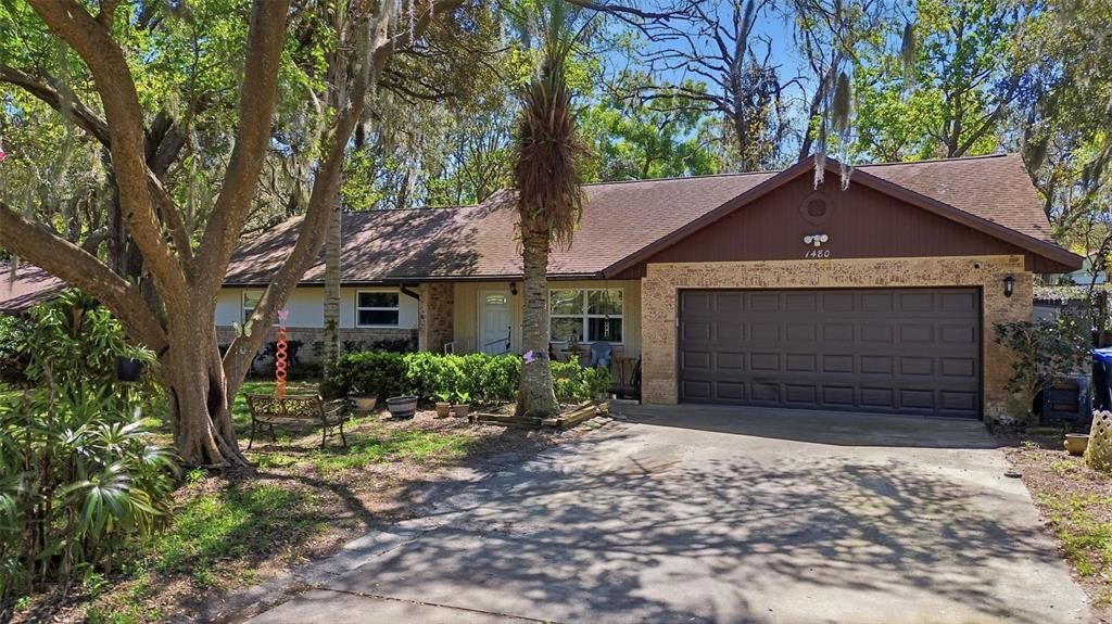 Active With Contract: $250,000 (3 beds, 2 baths, 1648 Square Feet)