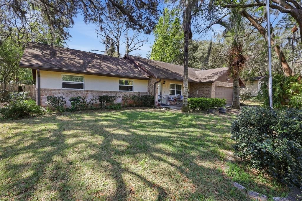 Active With Contract: $250,000 (3 beds, 2 baths, 1648 Square Feet)