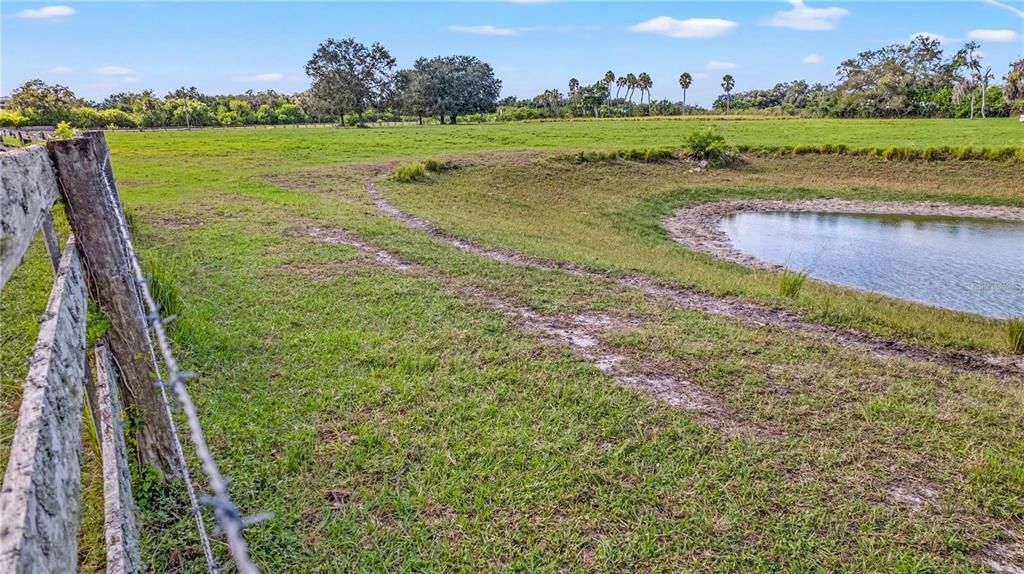 待售: $1,500,500 (6.75 acres)