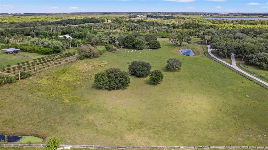 待售: $1,500,500 (6.75 acres)