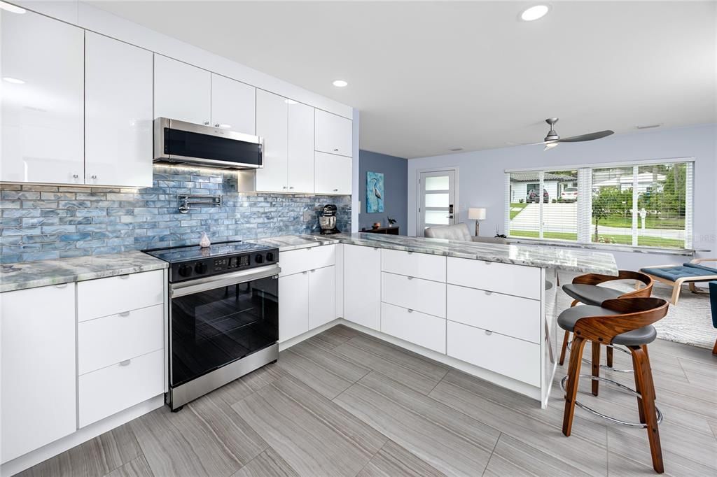 Activo con contrato: $399,900 (3 camas, 2 baños, 1274 Pies cuadrados)