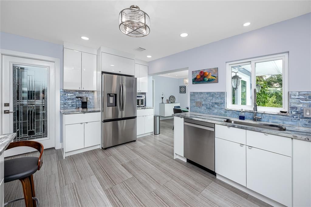 Activo con contrato: $399,900 (3 camas, 2 baños, 1274 Pies cuadrados)