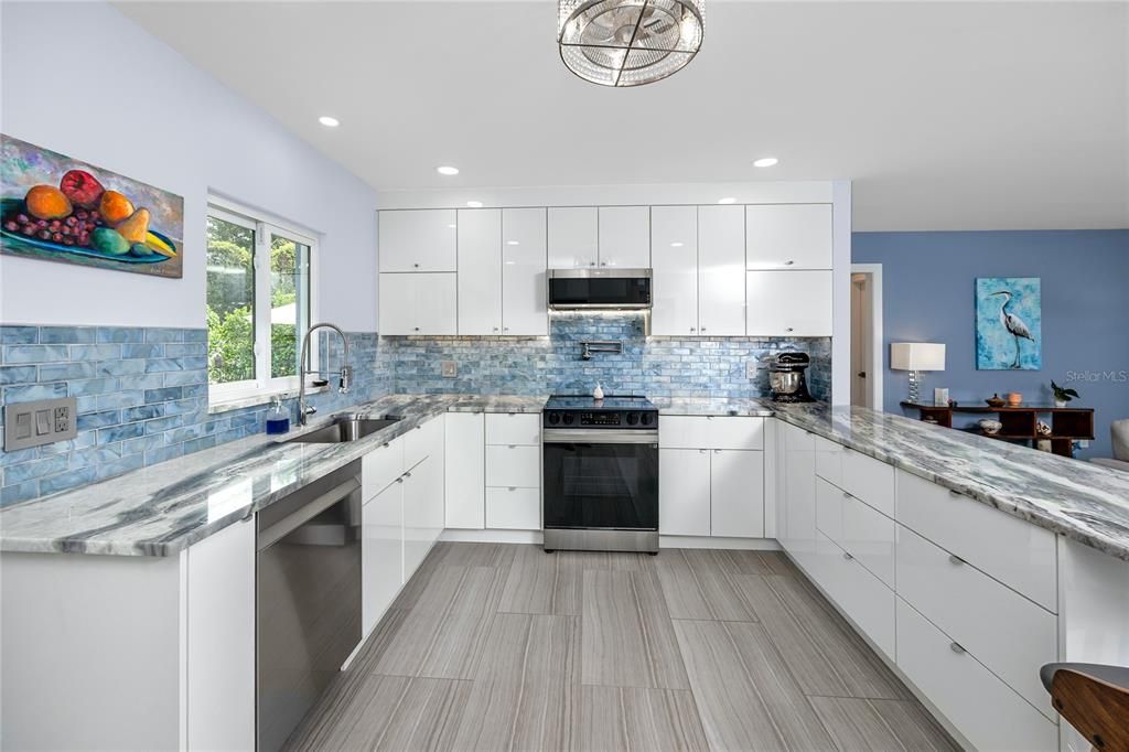 Activo con contrato: $399,900 (3 camas, 2 baños, 1274 Pies cuadrados)