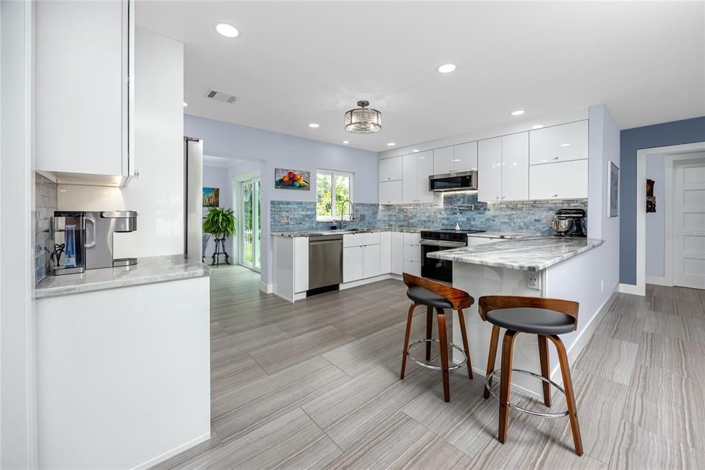 Activo con contrato: $399,900 (3 camas, 2 baños, 1274 Pies cuadrados)