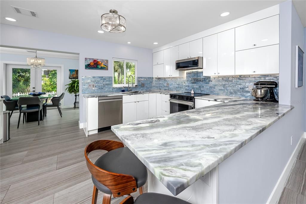 Activo con contrato: $399,900 (3 camas, 2 baños, 1274 Pies cuadrados)