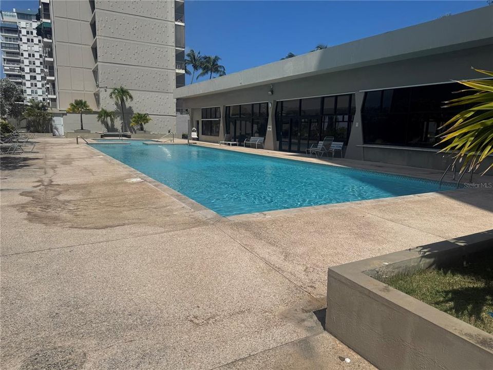 出租: $2,800 (2 贝兹, 1 浴室, 999 平方英尺)