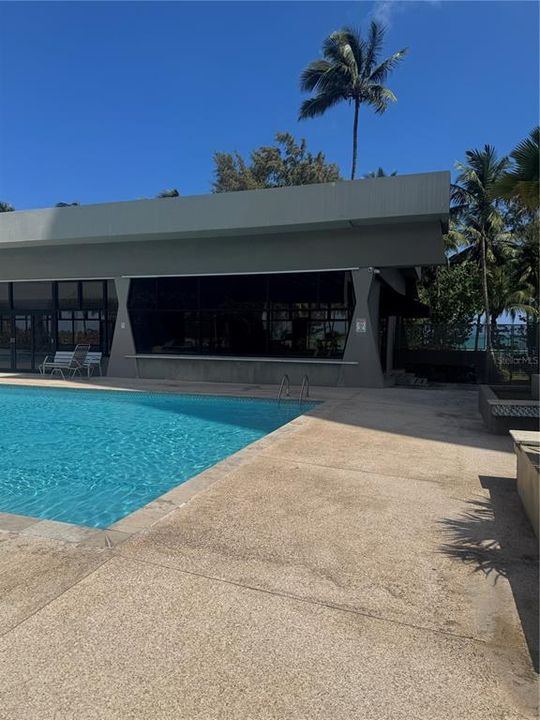 出租: $2,800 (2 贝兹, 1 浴室, 999 平方英尺)