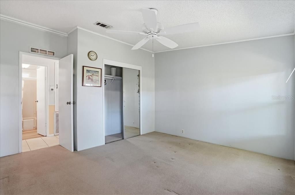 На продажу: $199,900 (2 спален, 2 ванн, 1306 Квадратных фут)