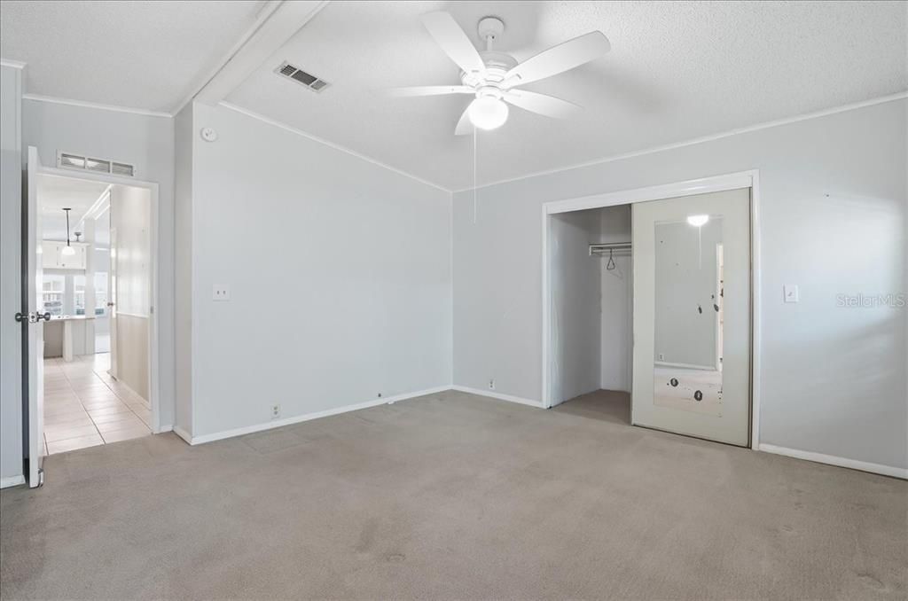 На продажу: $199,900 (2 спален, 2 ванн, 1306 Квадратных фут)