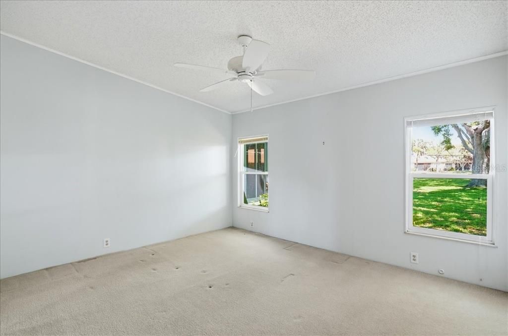 На продажу: $199,900 (2 спален, 2 ванн, 1306 Квадратных фут)