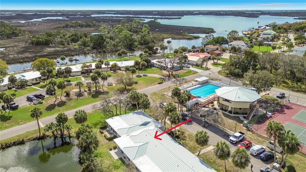 For Sale: $129,000 (1 beds, 1 baths, 900 Square Feet)