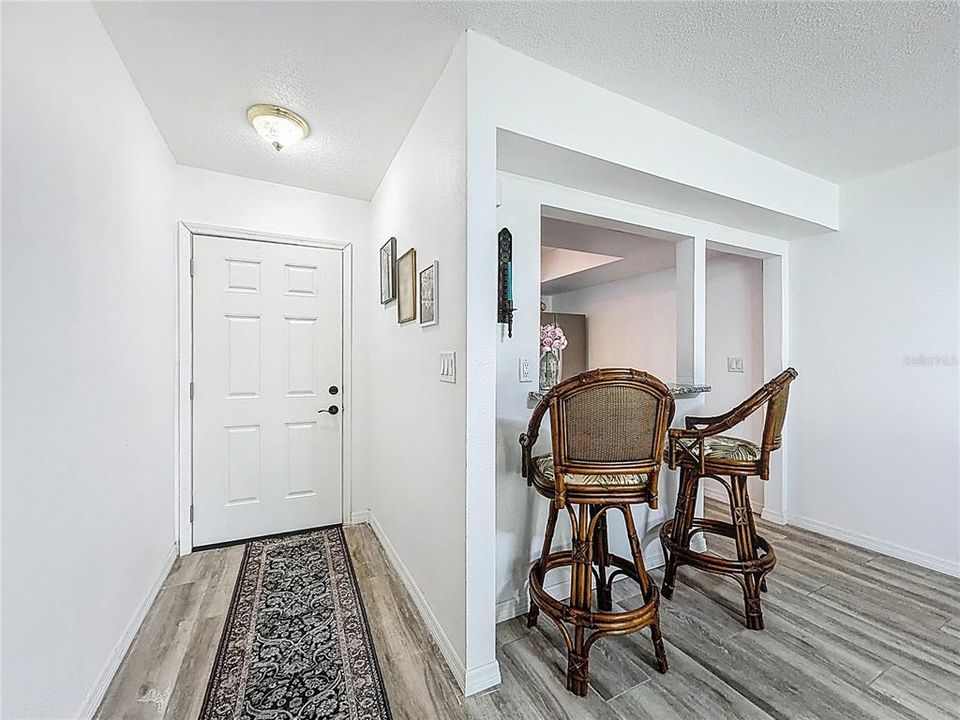 For Sale: $129,000 (1 beds, 1 baths, 900 Square Feet)