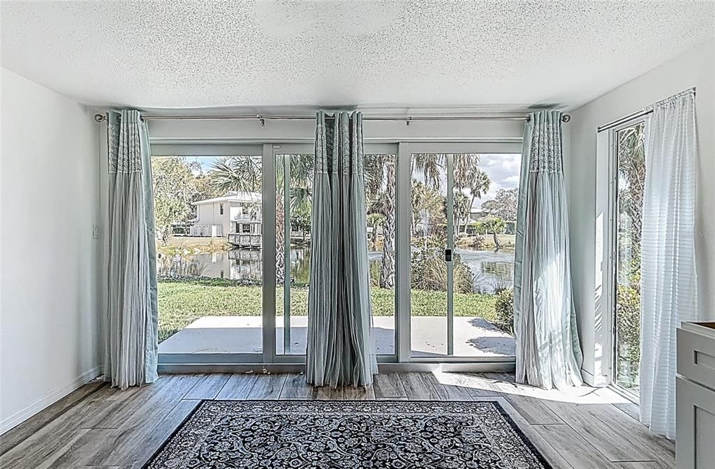 For Sale: $129,000 (1 beds, 1 baths, 900 Square Feet)