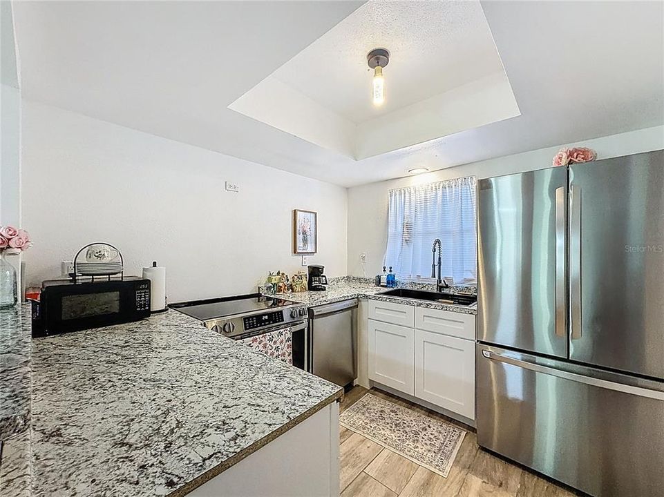 For Sale: $129,000 (1 beds, 1 baths, 900 Square Feet)