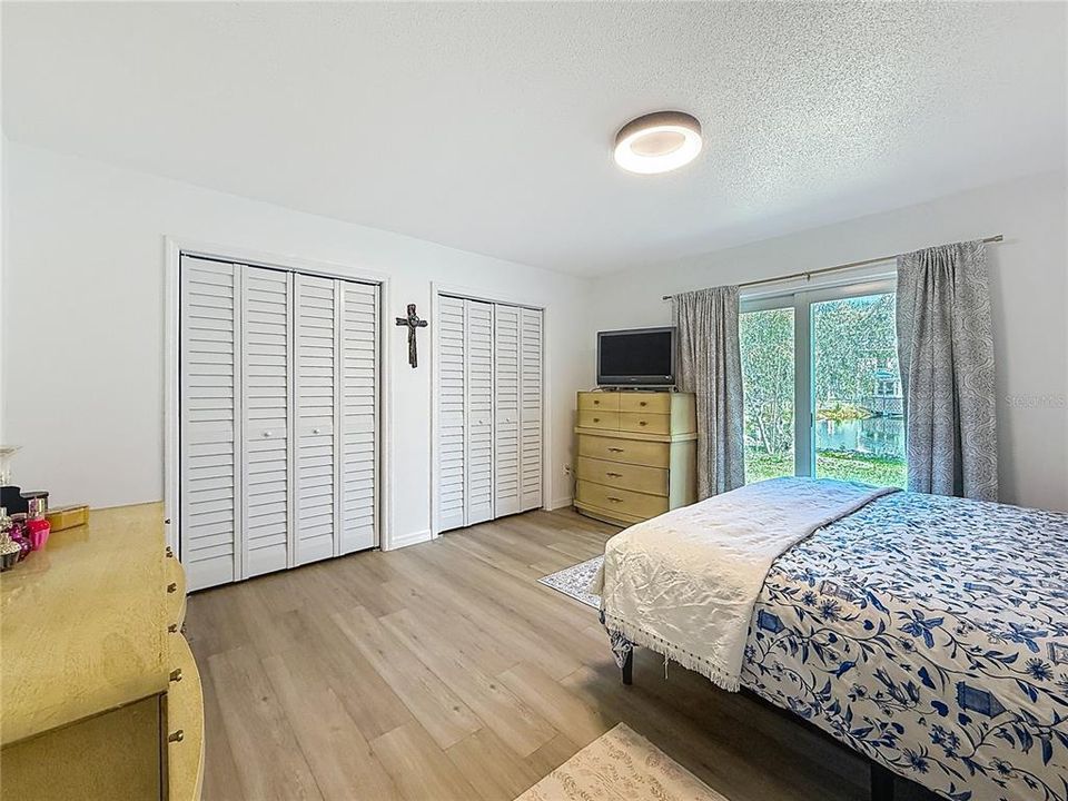 For Sale: $129,000 (1 beds, 1 baths, 900 Square Feet)