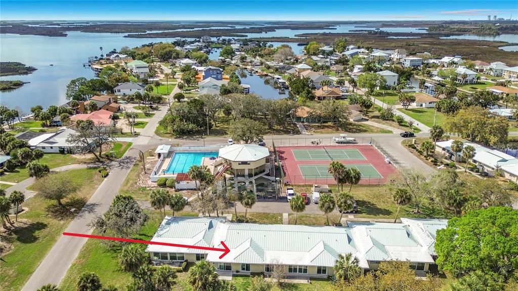 For Sale: $129,000 (1 beds, 1 baths, 900 Square Feet)