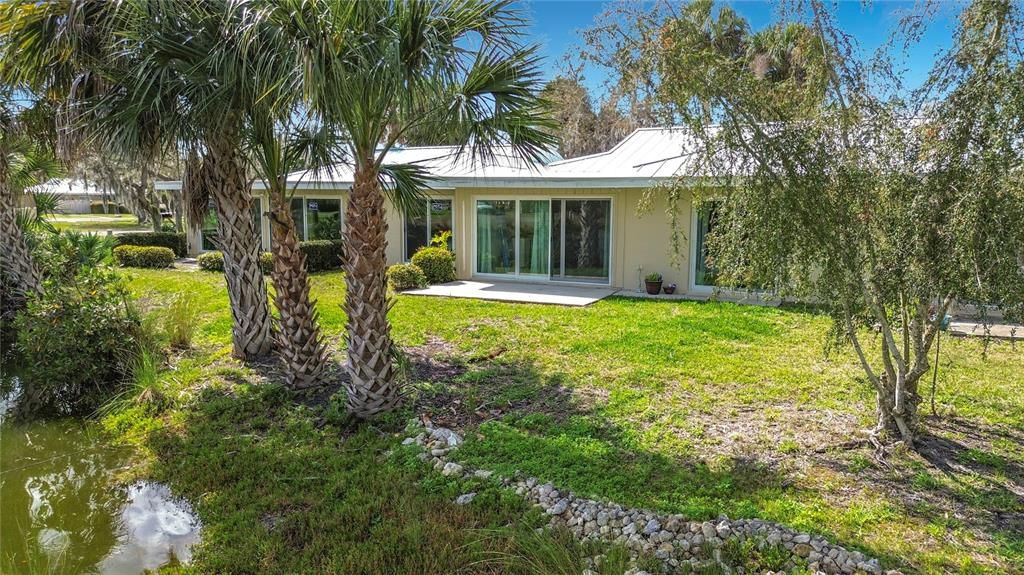 For Sale: $129,000 (1 beds, 1 baths, 900 Square Feet)