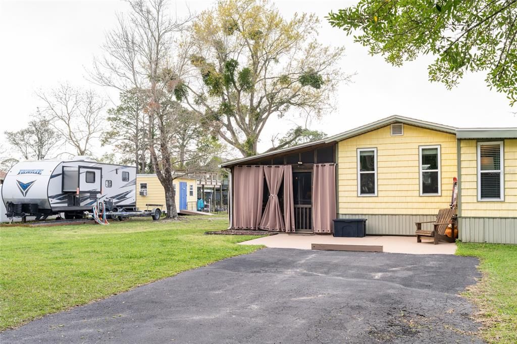 For Sale: $674,900 (1 beds, 1 baths, 864 Square Feet)