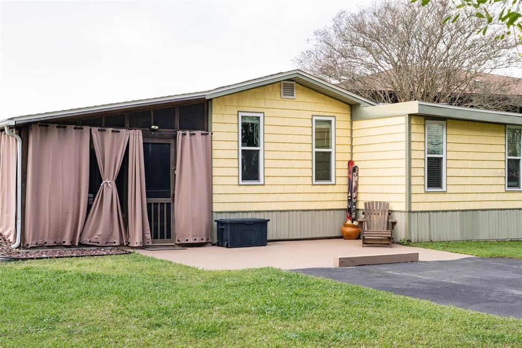 For Sale: $674,900 (1 beds, 1 baths, 864 Square Feet)