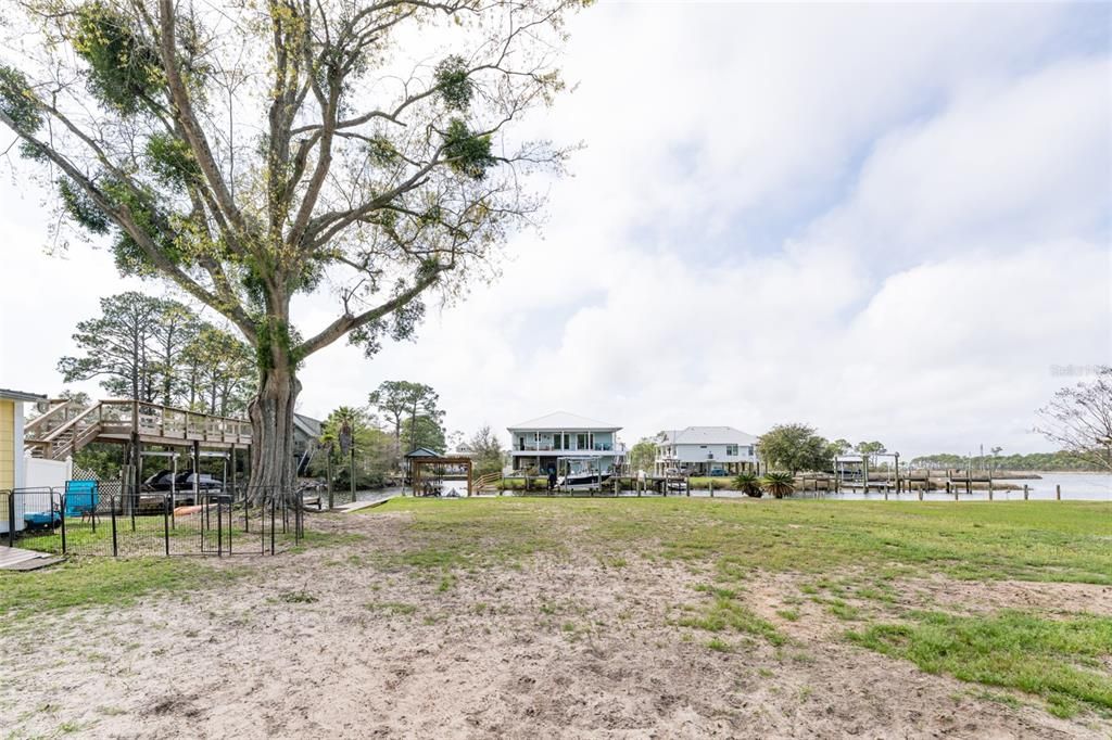 For Sale: $674,900 (1 beds, 1 baths, 864 Square Feet)