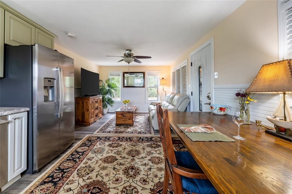 For Sale: $674,900 (1 beds, 1 baths, 864 Square Feet)