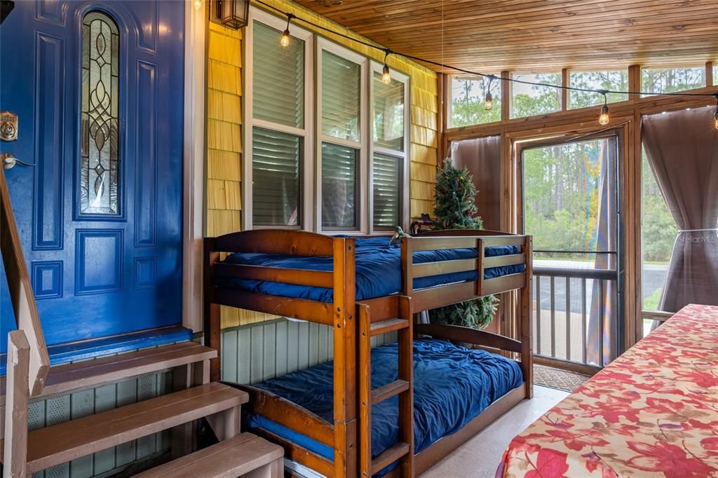 For Sale: $674,900 (1 beds, 1 baths, 864 Square Feet)