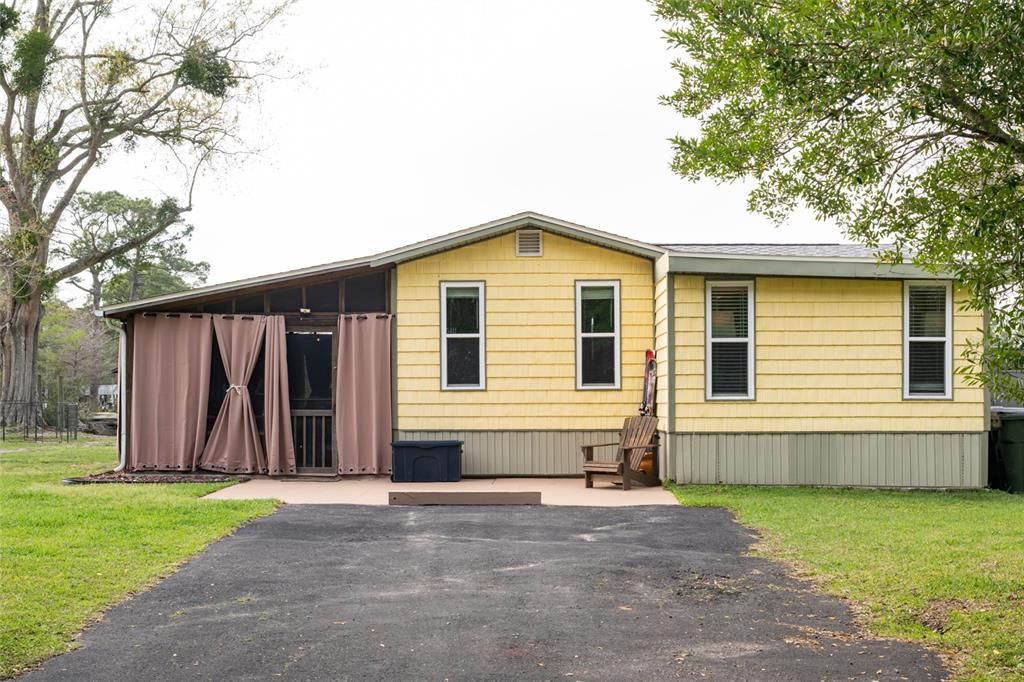 For Sale: $674,900 (1 beds, 1 baths, 864 Square Feet)
