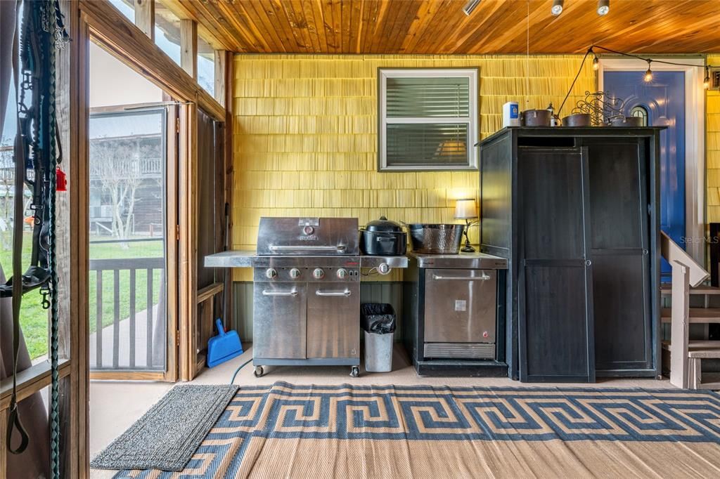 For Sale: $674,900 (1 beds, 1 baths, 864 Square Feet)