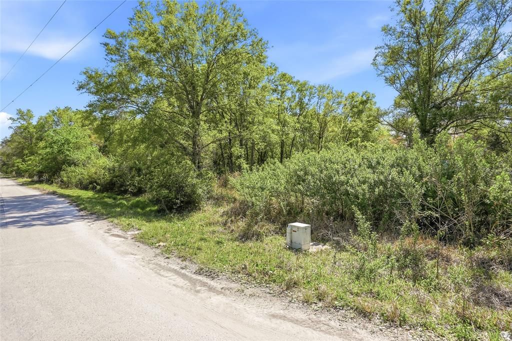 合同活跃: $22,000 (0.28 acres)