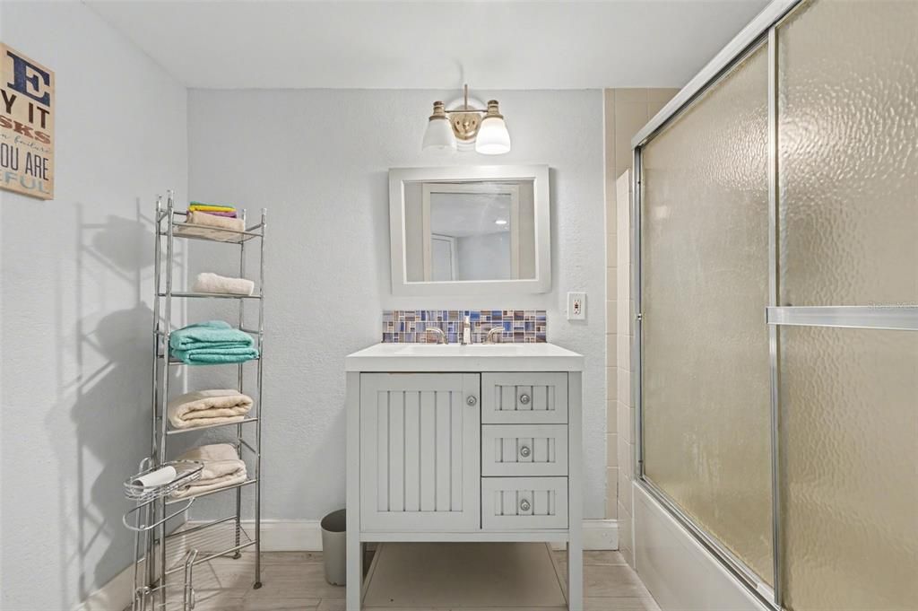 En Venta: $369,000 (2 camas, 2 baños, 1351 Pies cuadrados)