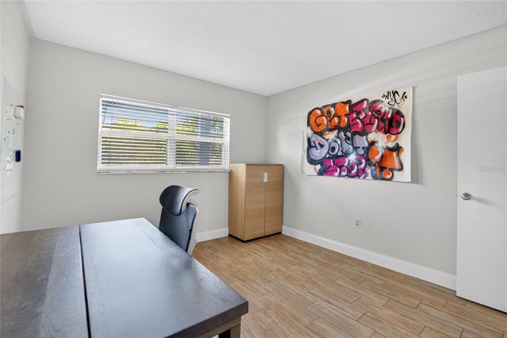 For Sale: $140,000 (2 beds, 2 baths, 900 Square Feet)