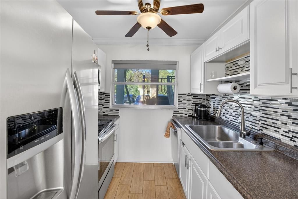 For Sale: $140,000 (2 beds, 2 baths, 900 Square Feet)