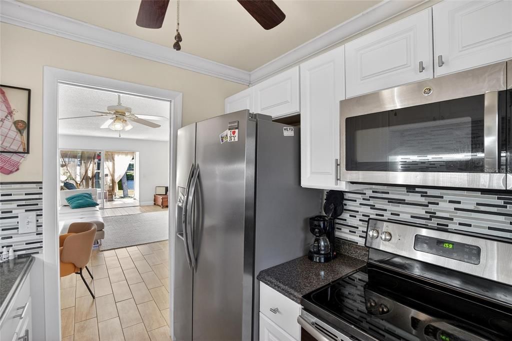 For Sale: $140,000 (2 beds, 2 baths, 900 Square Feet)