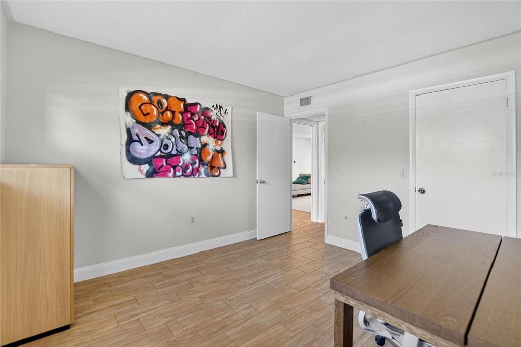 For Sale: $140,000 (2 beds, 2 baths, 900 Square Feet)