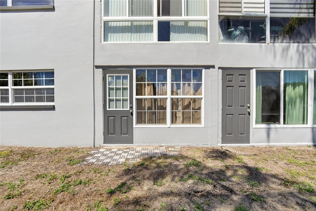 For Sale: $140,000 (2 beds, 2 baths, 900 Square Feet)