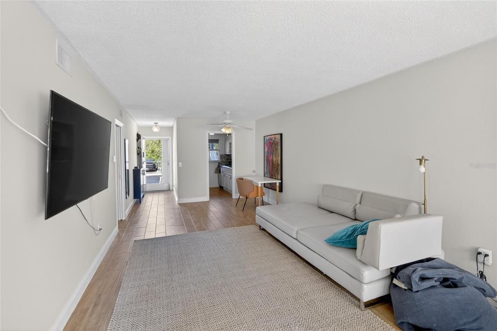 For Sale: $140,000 (2 beds, 2 baths, 900 Square Feet)