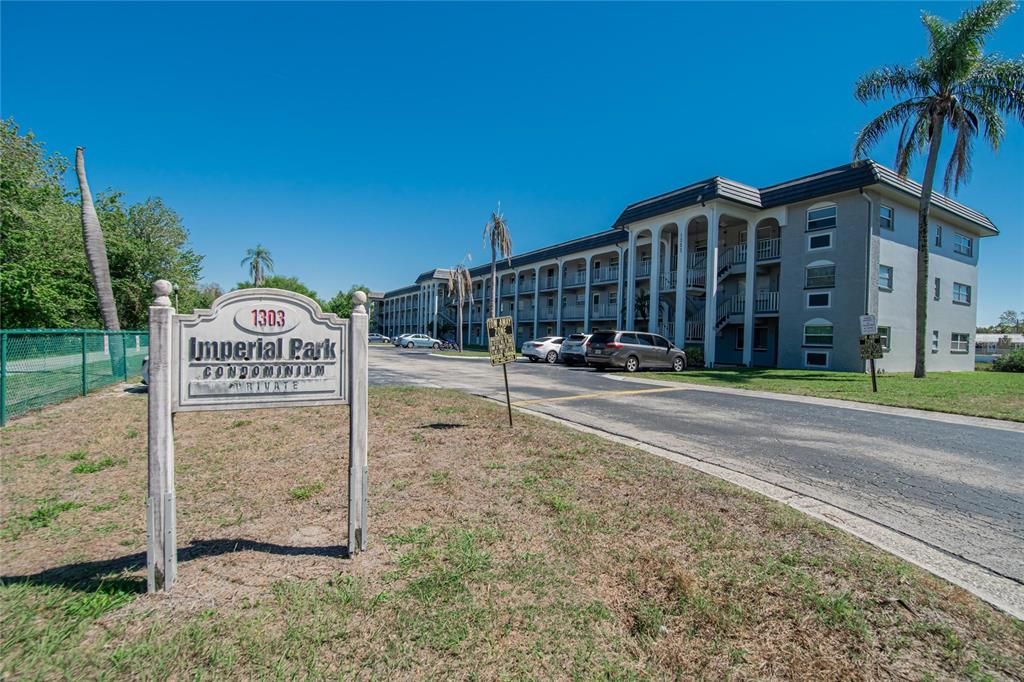 For Sale: $140,000 (2 beds, 2 baths, 900 Square Feet)