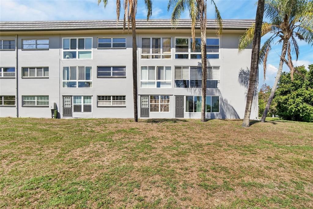 For Sale: $140,000 (2 beds, 2 baths, 900 Square Feet)