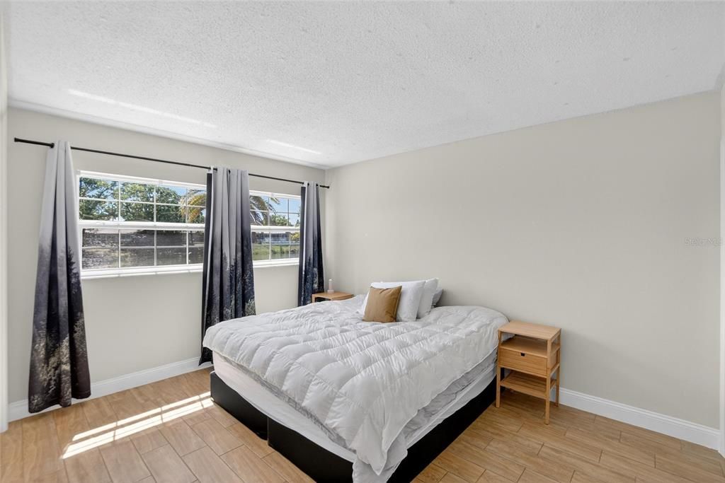 For Sale: $140,000 (2 beds, 2 baths, 900 Square Feet)