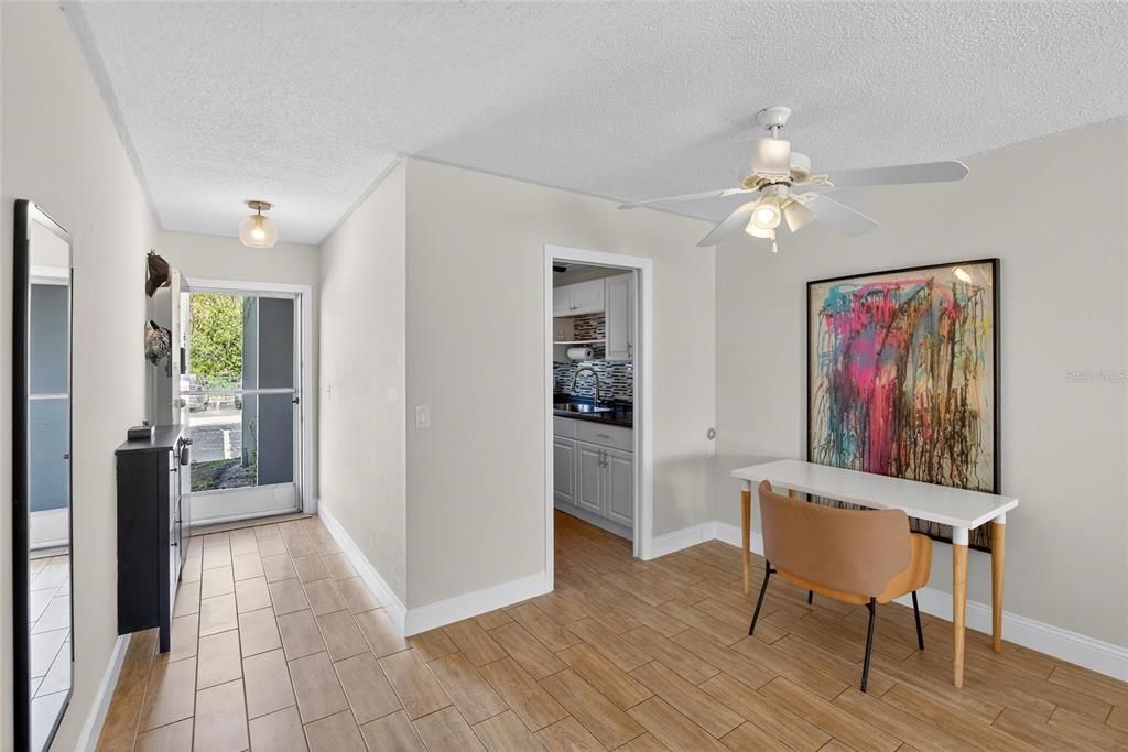 For Sale: $140,000 (2 beds, 2 baths, 900 Square Feet)