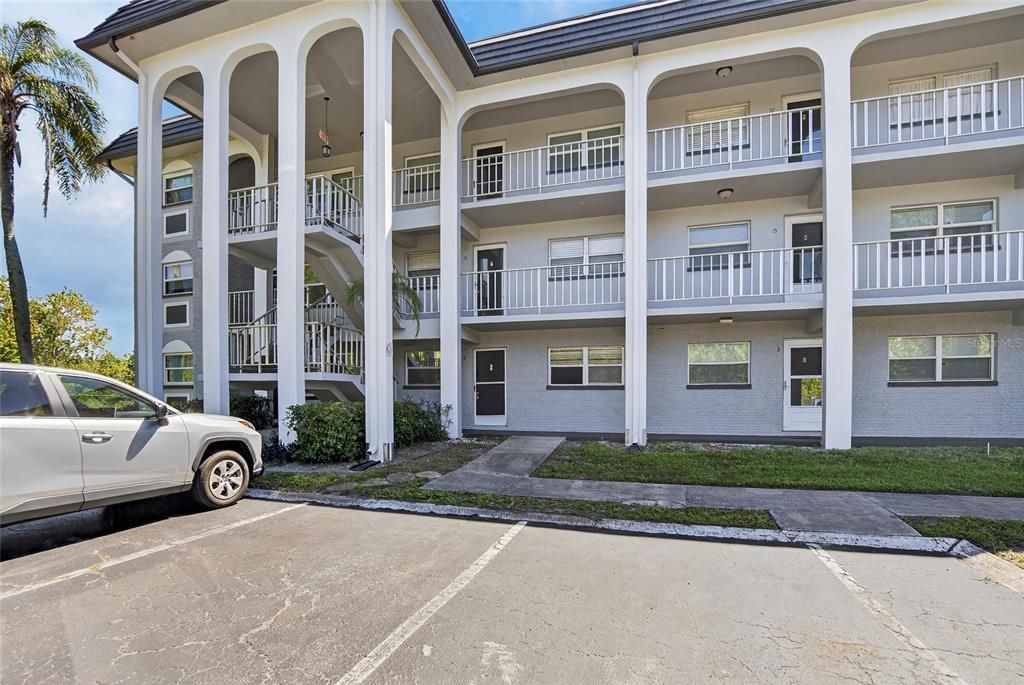 For Sale: $140,000 (2 beds, 2 baths, 900 Square Feet)