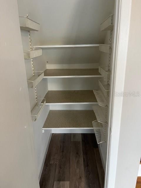 Activo con contrato: $1,899 (2 camas, 1 baños, 1044 Pies cuadrados)