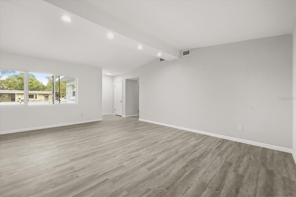 En Venta: $480,000 (4 camas, 3 baños, 2012 Pies cuadrados)