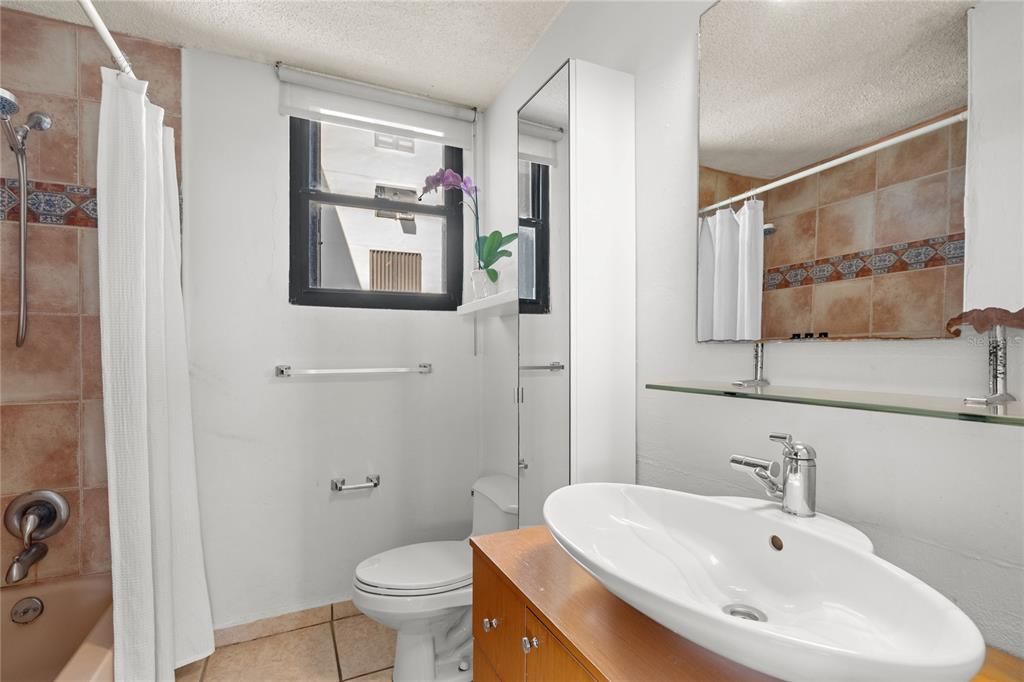 出租: $2,650 (2 贝兹, 2 浴室, 1149 平方英尺)