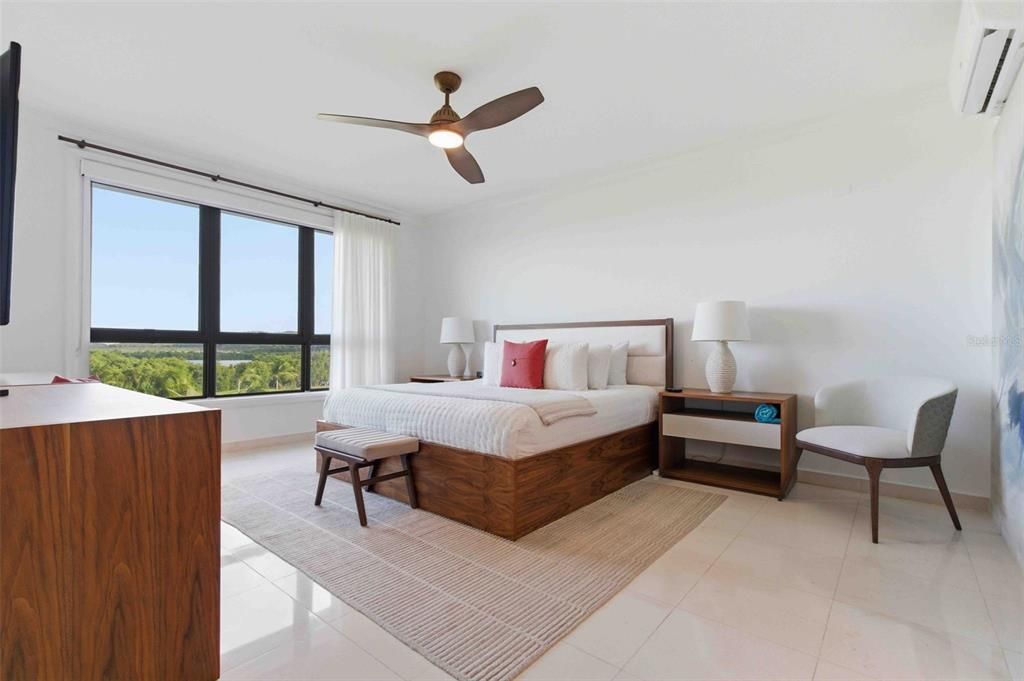 En Venta: $2,199,000 (4 camas, 4 baños, 2696 Pies cuadrados)